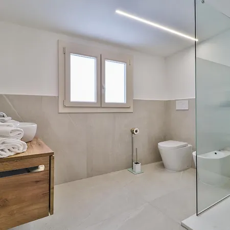 Beb Luxury Konukevi Castelfranco Emilia